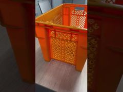 Stapel en nest plastic kratten met versterkte bodem en ventilatieontwerp