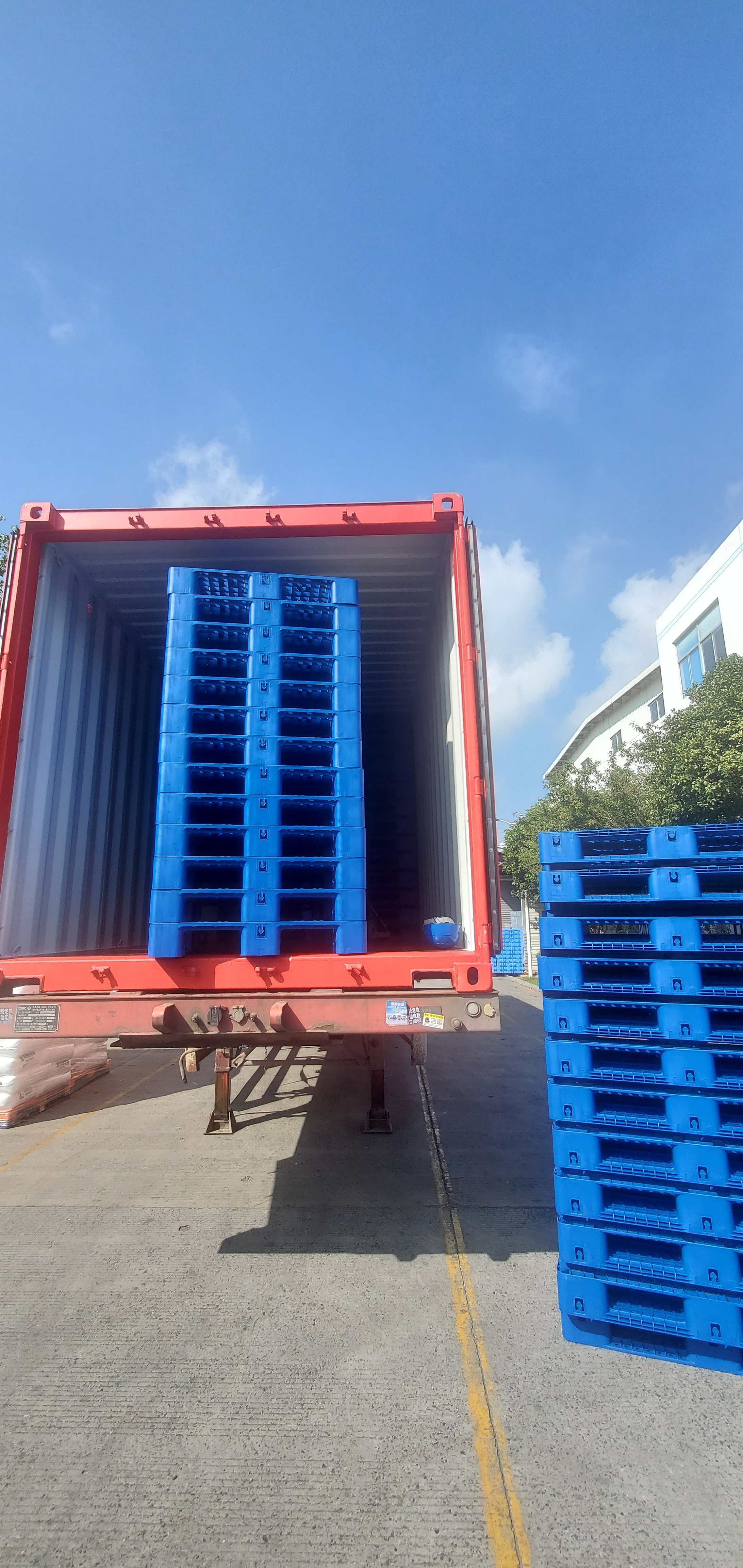 Laatste bedrijfsblogs Maakt u zich nog steeds zorgen over verzendkosten? Hoeveel kunnen kunststof pallets u besparen?